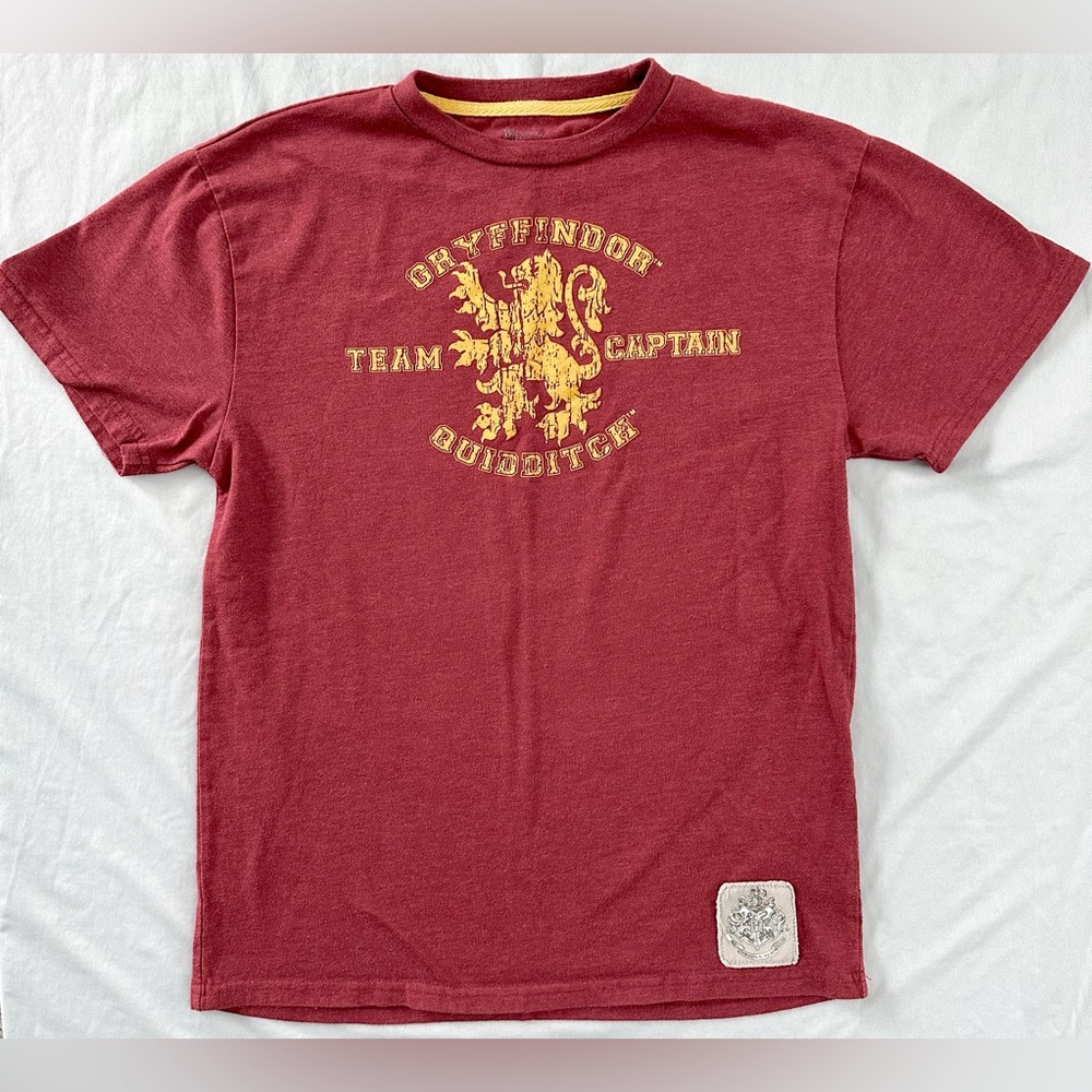 Universal Studios Harry Potter Gryffindor Quidditch Team Captain Kids Medium Red